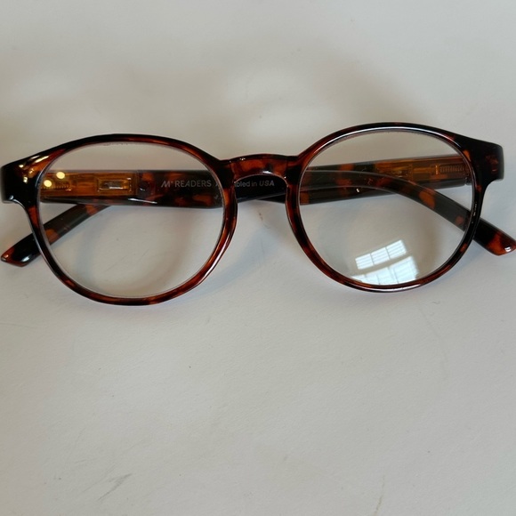 Tortoiseshell Round Reader Glasses 1.25 Strength - Picture 6 of 6